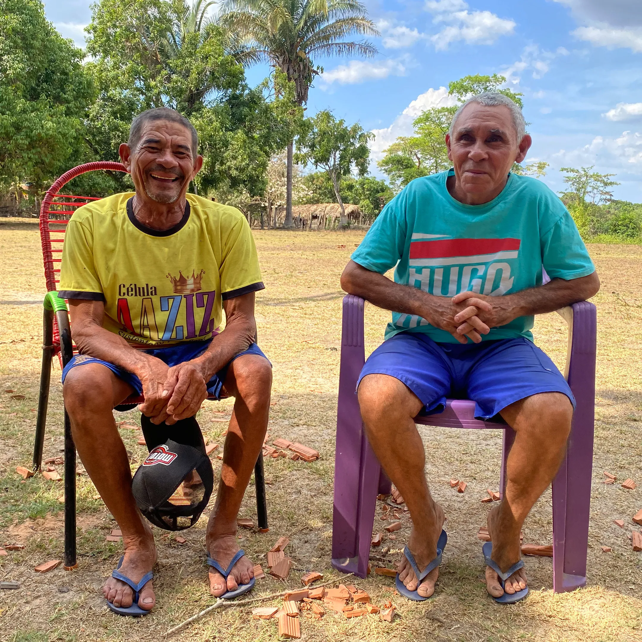 Seu Antônio e seu José (moradores com mais de 24 anos na comunidade). Foto: Adriana Menezes