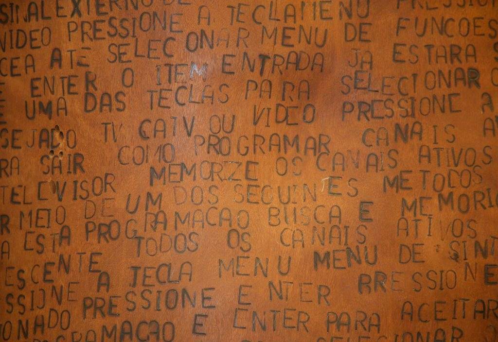 Detalhe da obra ‘Manuais de Liêdo (lote 1)”, 2006, de Marcelo Silveira. Foto de Ciete Silvério