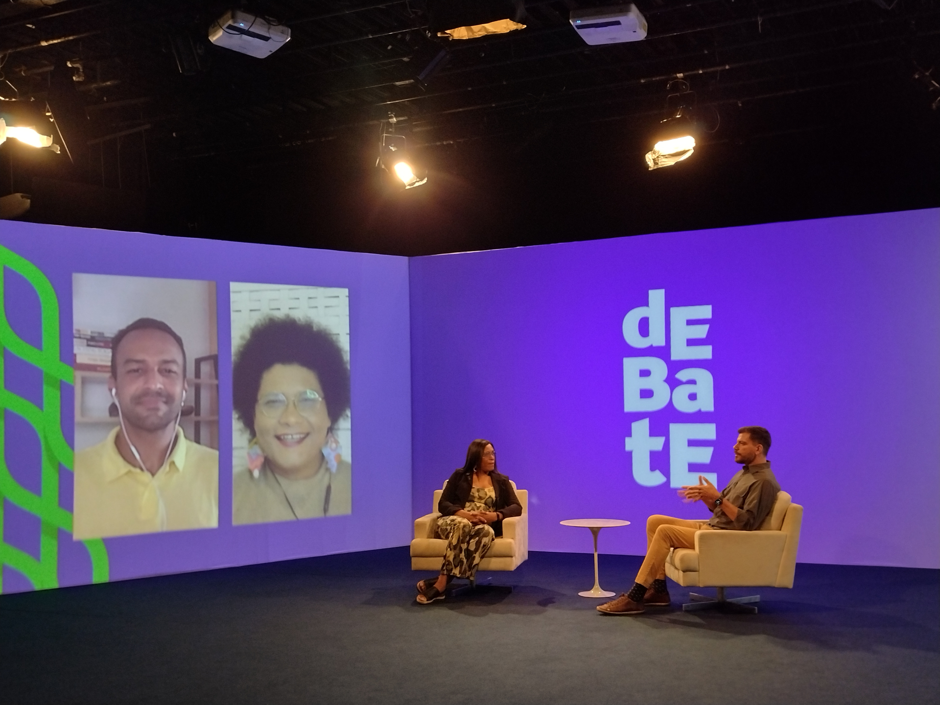 Vinicius Assis, Jaqueline Gomes de Jesus, Paula Beatriz e Cristiano Reckziegel no Debate