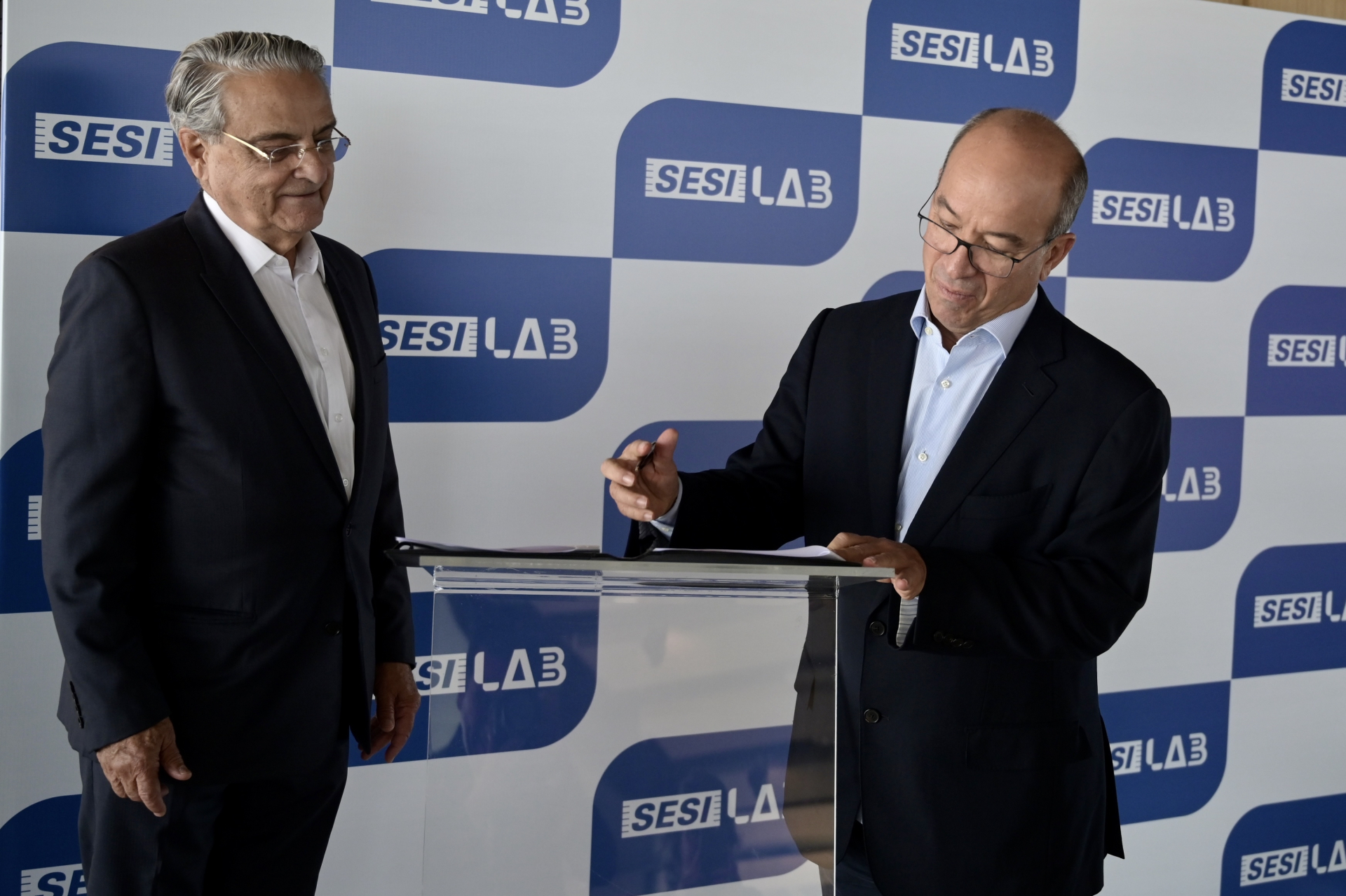 Robson Braga de Andrade, presidente da Confederação Nacional da Industria e José Roberto Marinho, presidente da FRM.
