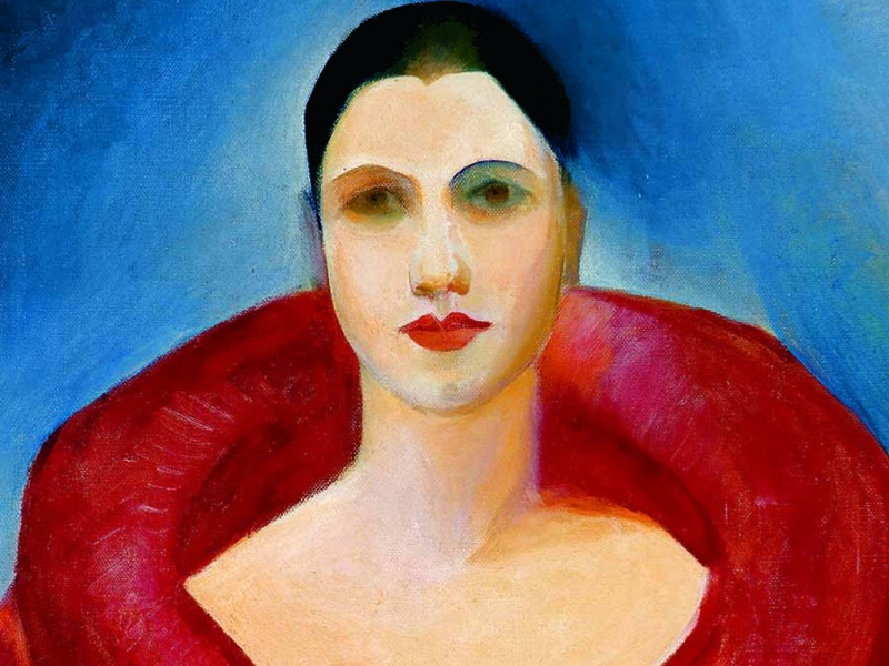 Pintura de uma mulher que está vestida com um roupão vermelho. O fundo do cenário é azul.