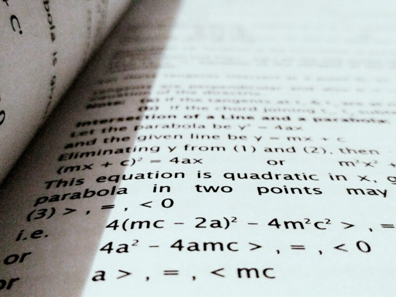 Uma página de um livro de matemática