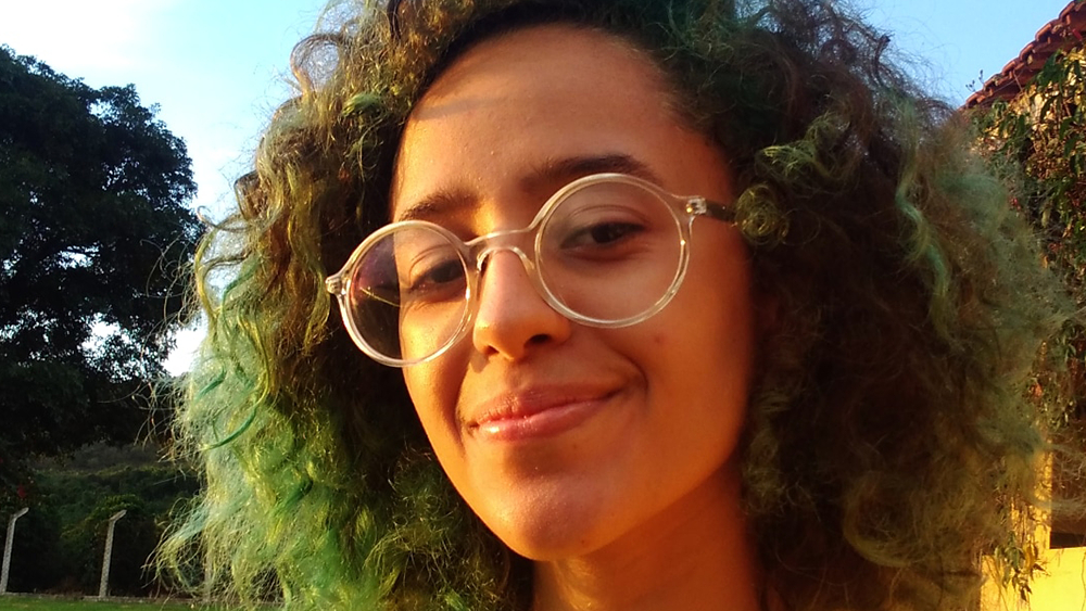 Uma foto de Mídria Pereira