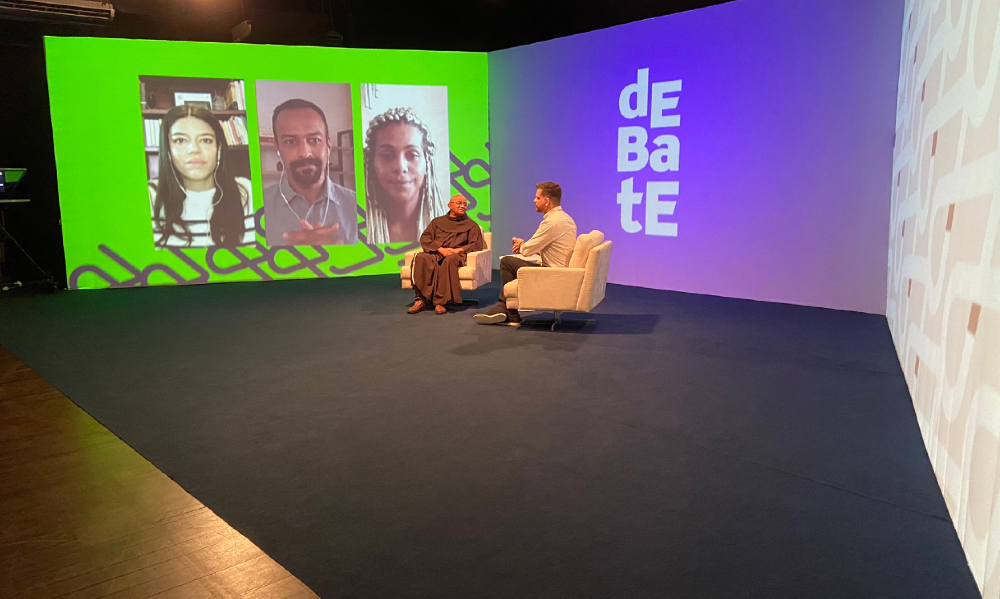 Imagem do cenário do programa Debate