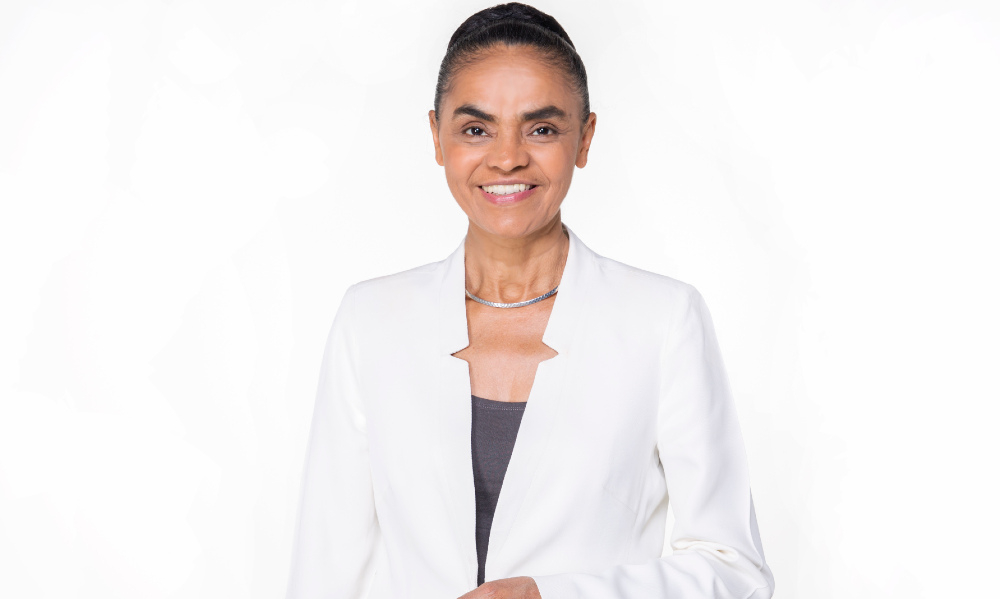 Imagem de Marina Silva sorridente e posando para a foto