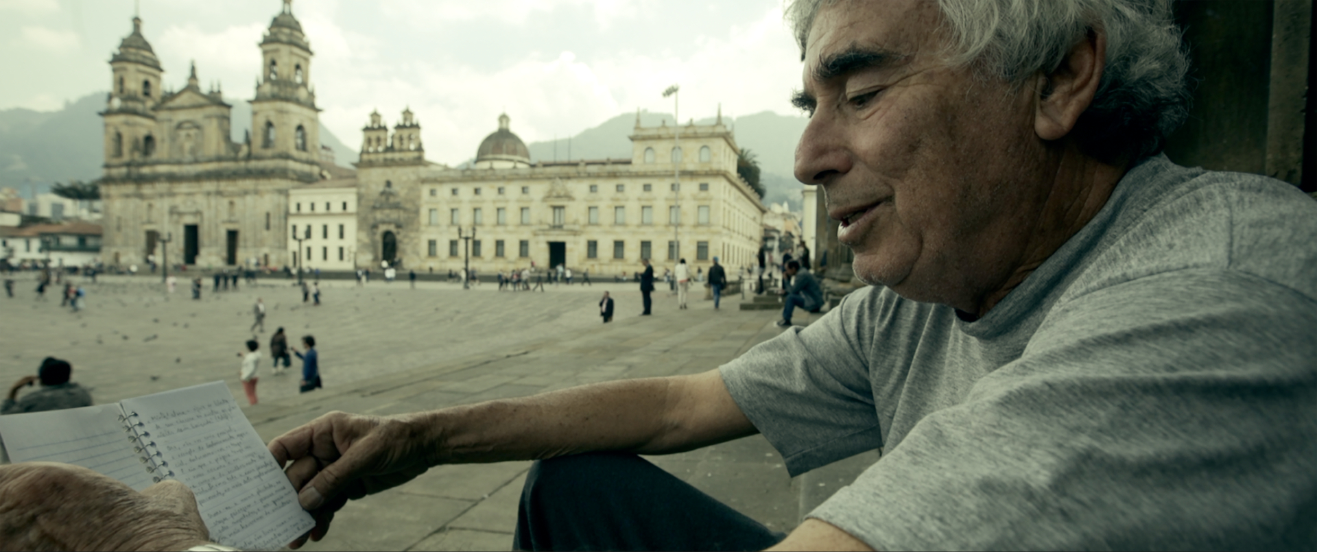 A imagem mostra Ian Guest