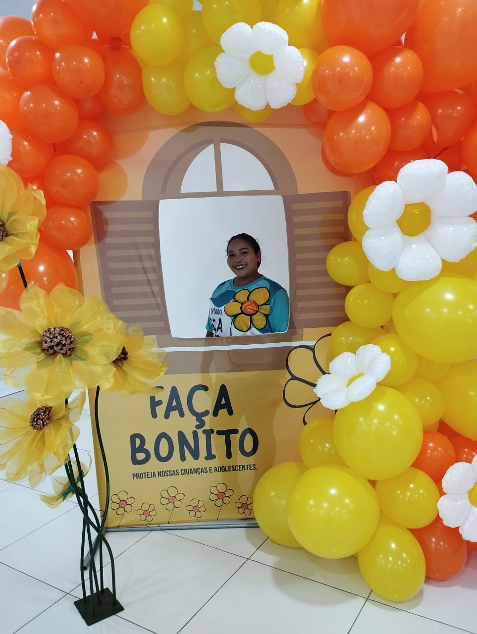 Dona Antônia participando de evento em prol da defesa dos direitos das crianças e do adolescente promovido pelo CMDCA.