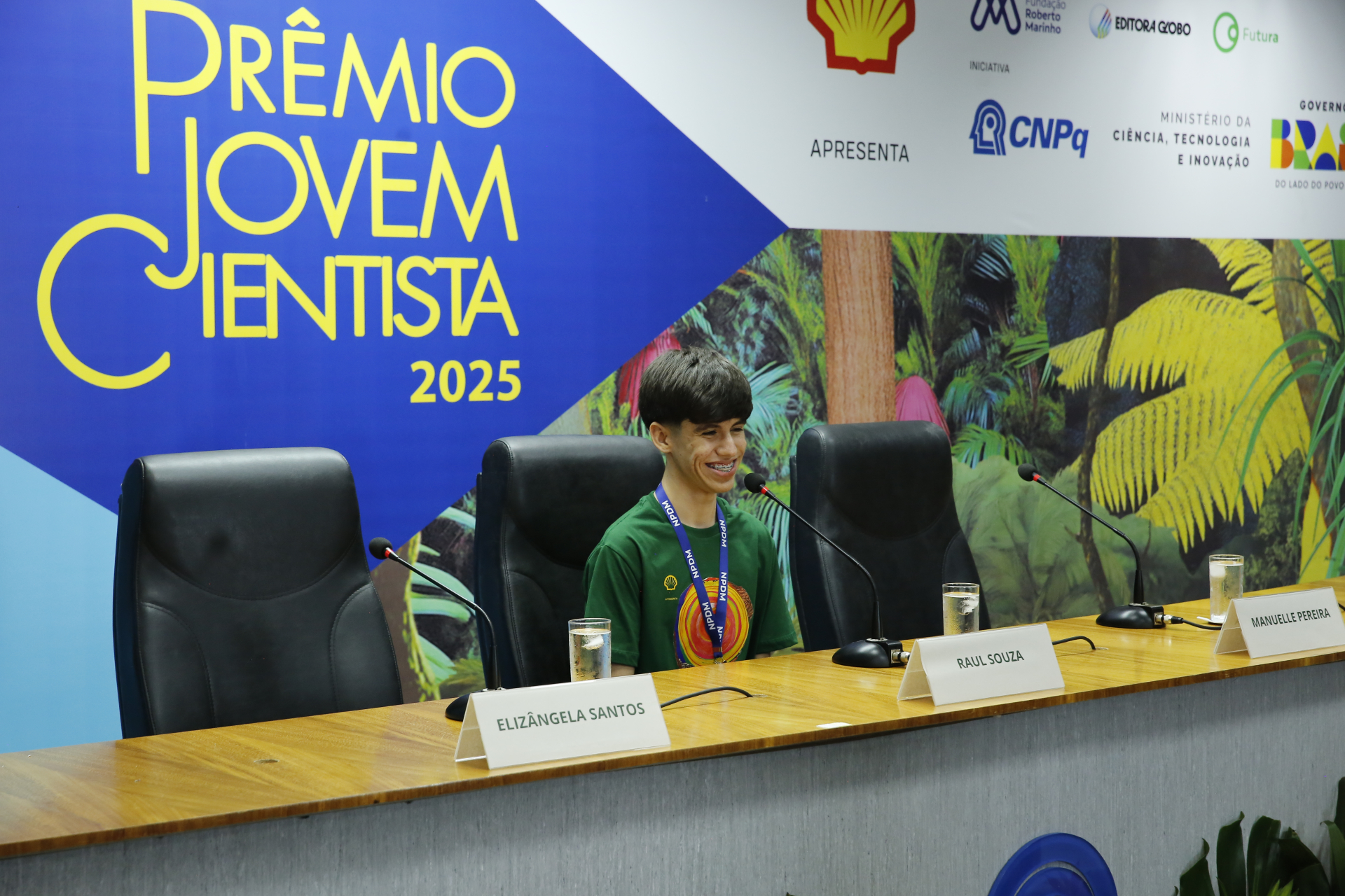 Raul vencedor Prêmio Jovem Cientista