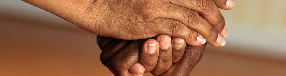 Duas mãos negras