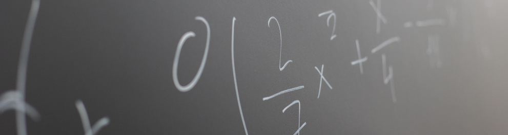Imagem mostra equações matemáticas