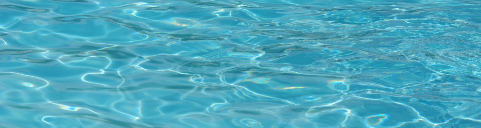 Imagem mostra uma piscina cheia de água