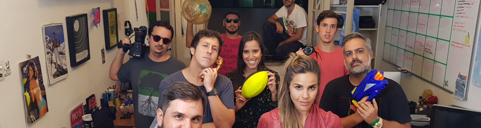 Uma foto dos bastidores da gravação da série "Projeto Meme"