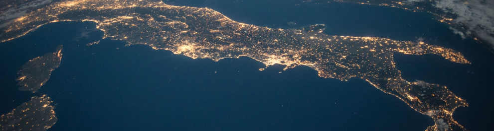 Imagem mostra uma visão aérea do planeta Terra