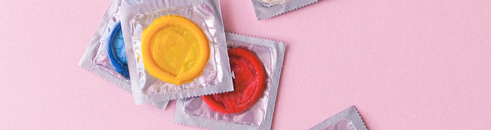 Imagem mostra camisinhas em campanha contra doenças sexualmente transmissíveis