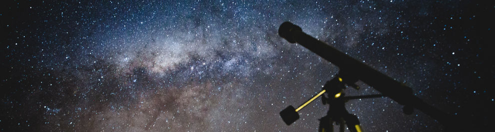 Imagem mostra telescópio e seu estrelado representando a astronomia 