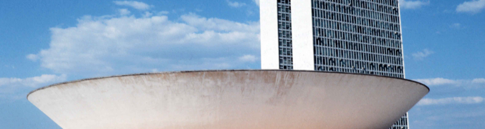 A imagem mostra a Esplanada dos Ministérios