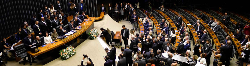 A imagem mostra a Câmara dos Deputados brasileira