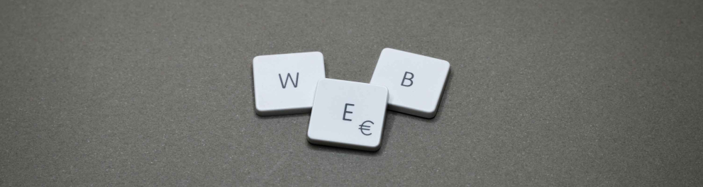 Três teclas de um teclado de computador