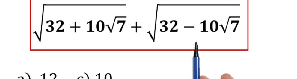 Uma pequena expressão matemática com raiz quadrada e radicais