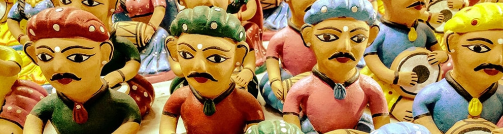 A imagem mostra alguns objetos artesanais