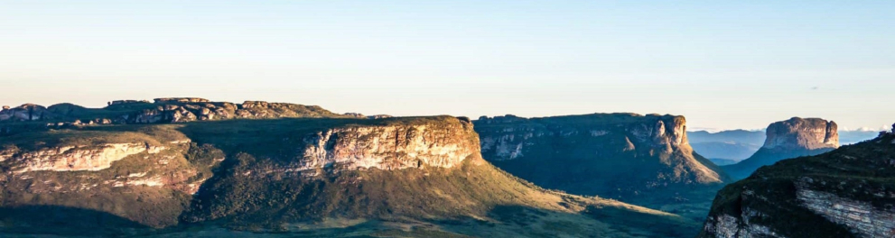 Imagem da paisagem de um planalto rochoso