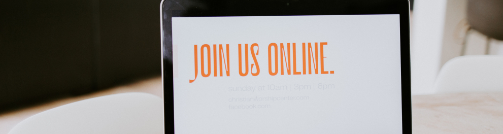 tela de um notebook com os dizeres "Join Us Online"