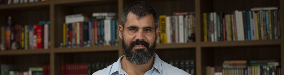 Juliano Cazarré nos bastidores da gravação da segunda temporada da série Autores