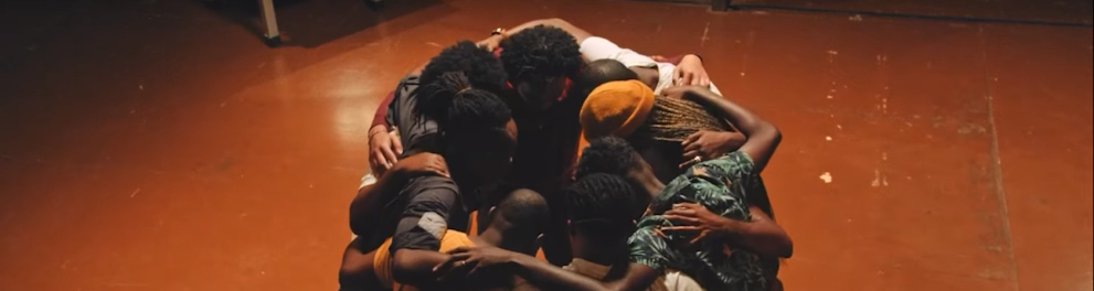 Imagem do episódio Filosofia Ubuntu da segunda temporada da série Consciência Negra: Reconhecer e Reparar