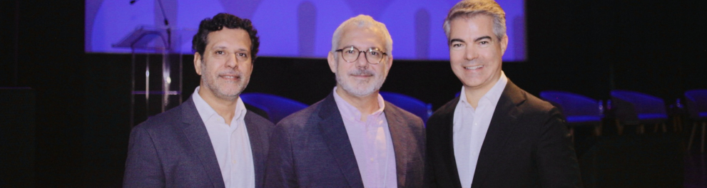 Representantes da CCR, Fundação Roberto Marinho e OEI