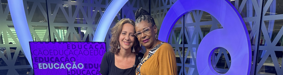 Lia Vainer Schucman na gravação do episódio Branquitude do programa Entrevista: Educação Antirracista