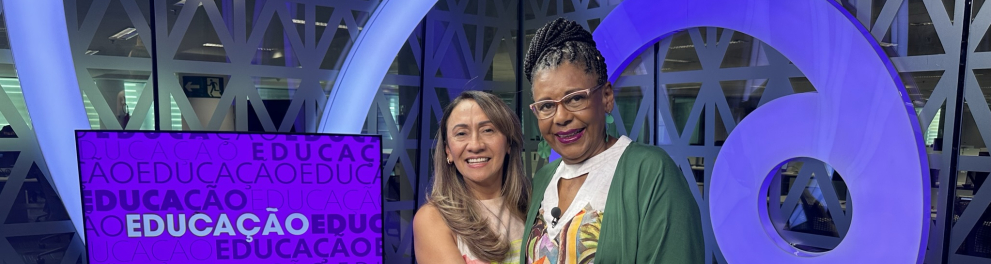 Rita Potyguara na gravação do episódio Educação Escolar Indígena na escola do programa Entrevista: Educação Antirracista