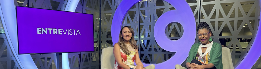 Rita Potyguara na gravação do episódio Territórios e Educação Indígena na escola do programa Entrevista: Educação Antirracista