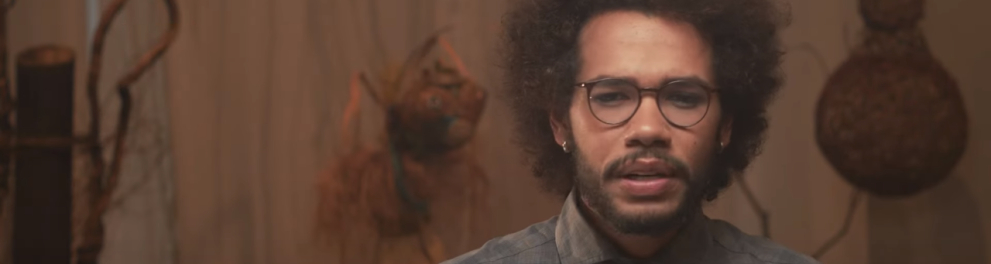 Leonne Gabriel no episódio Lei 10.639: ensino de história e cultura afro-brasileira da primeira temporada da série Consciência Negra: Reconhecer e Reparar