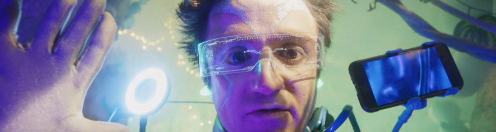 Imagem do episódio Plugados da série A Caverna de Petra - 1ª temporada