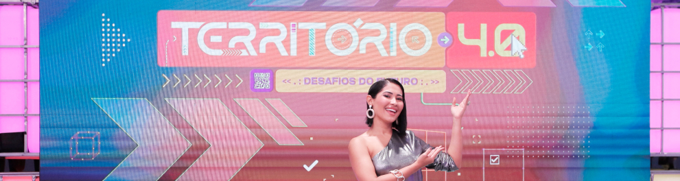 Thaynara OG mostra painel do programa Território 4.0