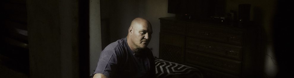 A imagem mostra um dos personagens do documentário Ouvidores de Vozes