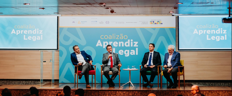 Cerimônia de assinatura da Coalizão Aprendiz Legal