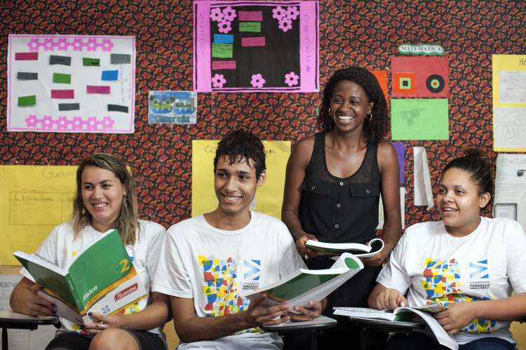 alunos em sala de aula
