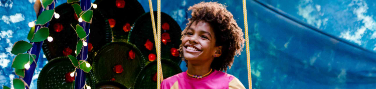 Apresentadora do Quintal TV posa para a foto