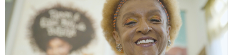 A poetisa, cantora e atriz Elisa Lucinda nos bastidores da gravação da série Autores