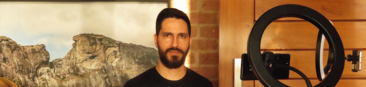 Ronaldo Lemos nos bastidores da gravação da quarta temporada da série Expresso Futuro