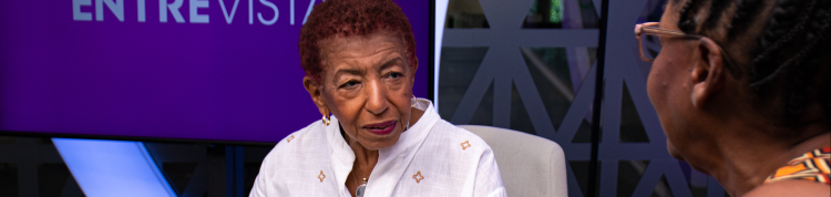 Leci Brandão na gravação do episódio Escola de samba educadora do programa Entrevista: Educação Antirracista