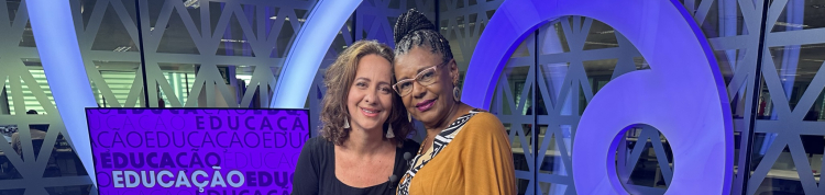 Lia Vainer Schucman na gravação do episódio Branquitude do programa Entrevista: Educação Antirracista