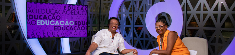 Suelaine Carneiro na gravação do episódio Mulheres na educação do programa Entrevista: Educação Antirracista