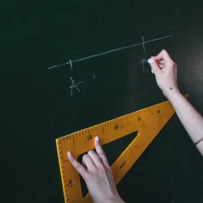 Triângulos e seus elementos – Matemática